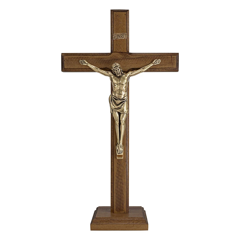 Adorno Cruz de Madeira com Aplique OV p/ Mesa e Parede 35cm OURO VELHO ambientado